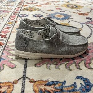 Hey Dude Wendy L linen size 10